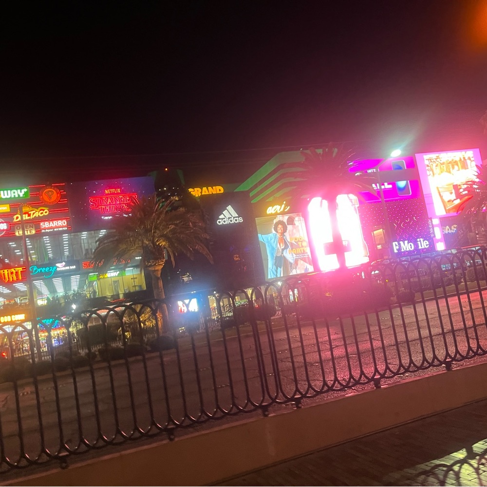 Meet your Posher, Iris